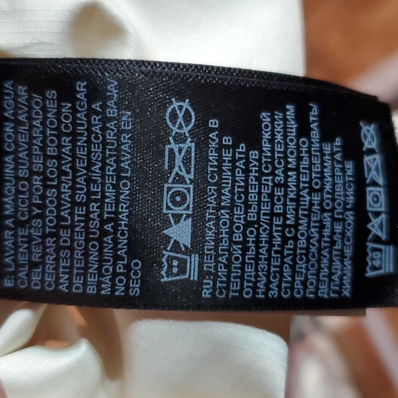 The North Face windbreaker. - Picture 9 of 10